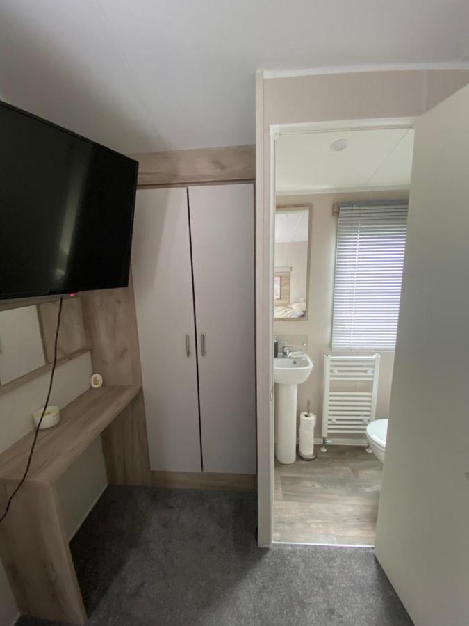 Meadow View 171 - Golden Palm - Central Heating, Wifi, Pet Friendly, Bed Linen - Meadow Lakes Caravan & Lodge Hire Chapel Saint Leonards Exterior photo