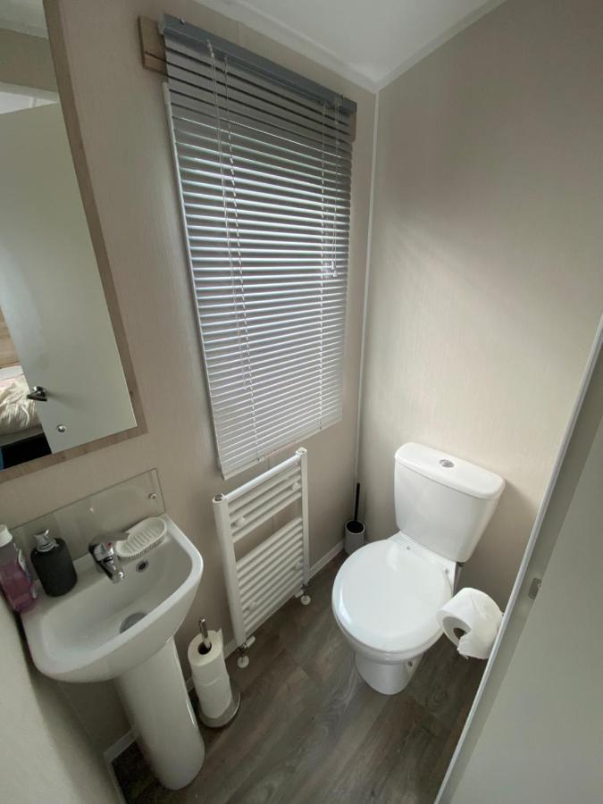 Meadow View 171 - Golden Palm - Central Heating, Wifi, Pet Friendly, Bed Linen - Meadow Lakes Caravan & Lodge Hire Chapel Saint Leonards Exterior photo