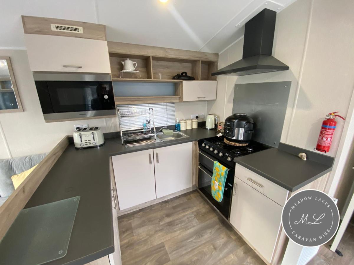 Meadow View 171 - Golden Palm - Central Heating, Wifi, Pet Friendly, Bed Linen - Meadow Lakes Caravan & Lodge Hire Chapel Saint Leonards Exterior photo